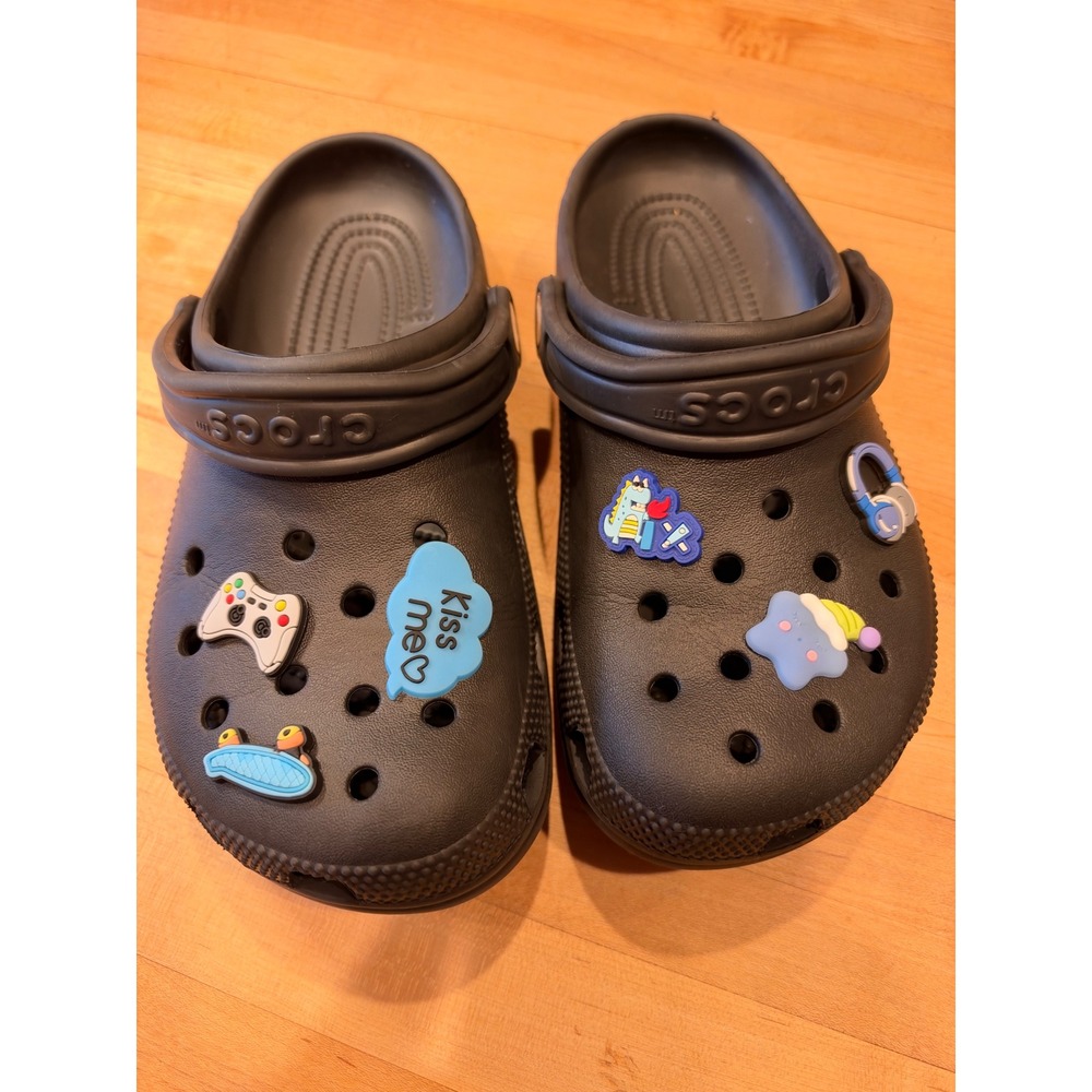 Crocs Classic Clog Black Kids Shoes Size M5 W7 Gamer Skateboard Charms Jibbitz